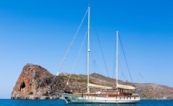motor-sailer-aegean-schatz-crewed-charter-greece